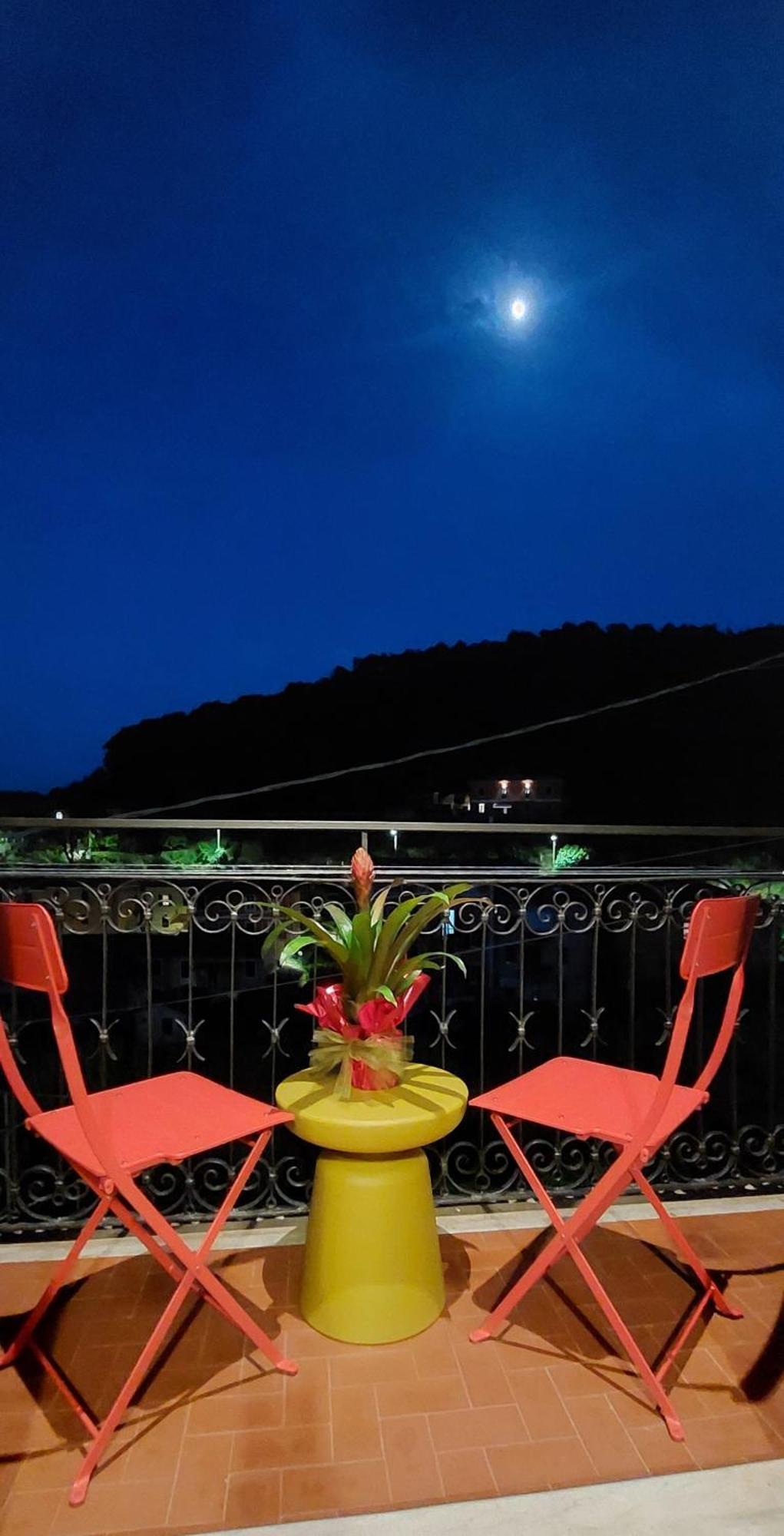 Moderno Appartamento Vista Mare, Con Parcheggio Privato Porto Venere Exterior photo